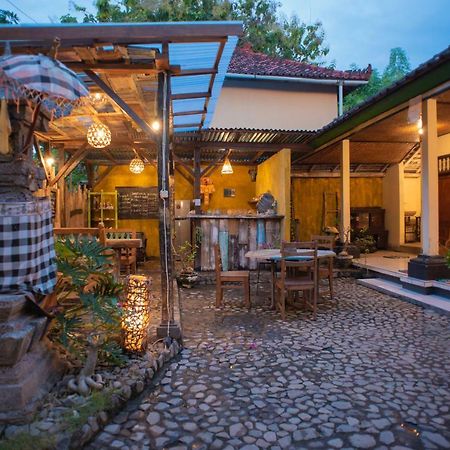 The Village Bed And Breakfast Lovina Екстериор снимка