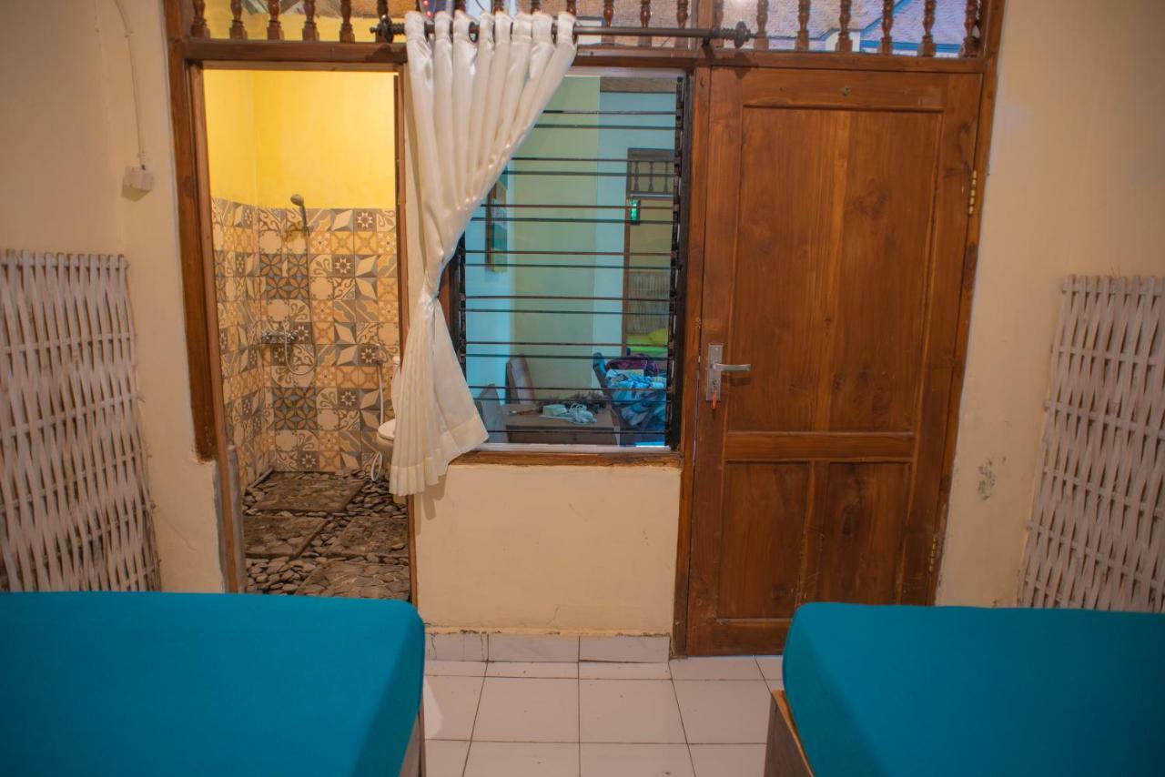 The Village Bed And Breakfast Lovina Екстериор снимка